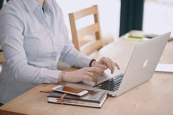 Mujeres empresarias dejan atrás la informalidad con el uso de pagos digitales