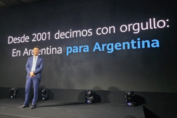Huawei regresa con la serie Pura 80 y con Ultimate Design